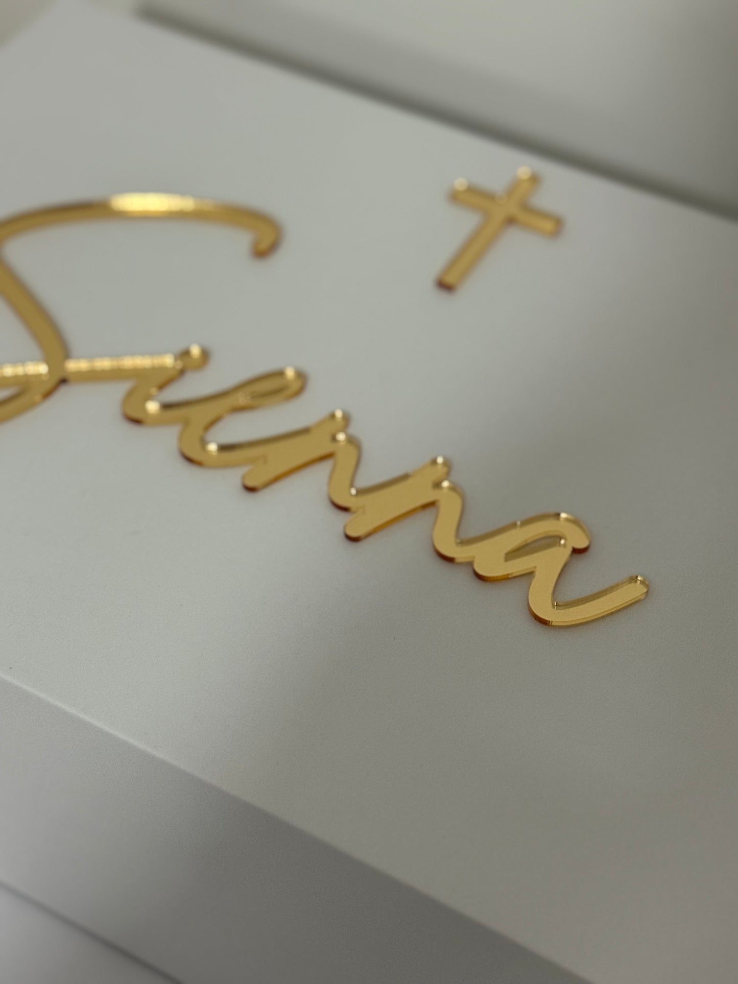 Acrylic Single-Layer Name Plaque – Custom Name Decoration for Boxes & Events